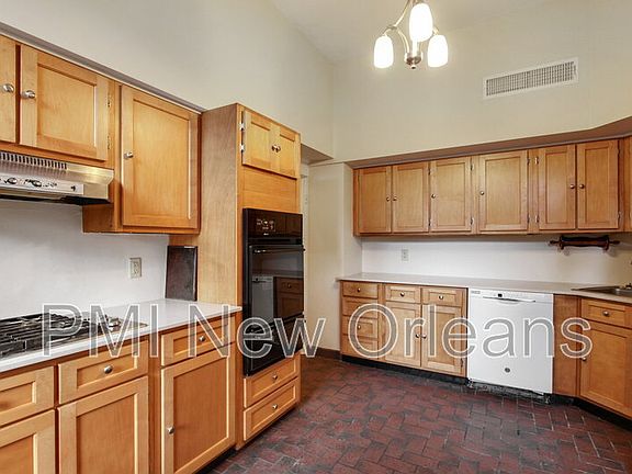 5th image of 810 Pine St