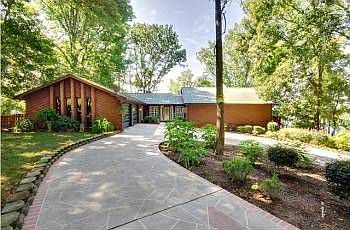 1st image of 401 Horseshoe Hill Dr