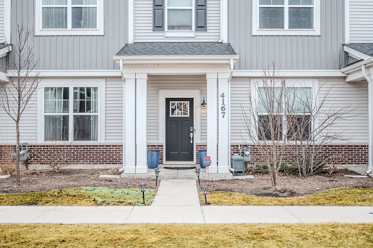 Building Photo - Chelsea Manor Cir