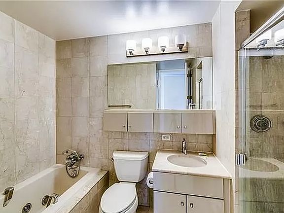 5th image of 160 W 66th St APT 31E