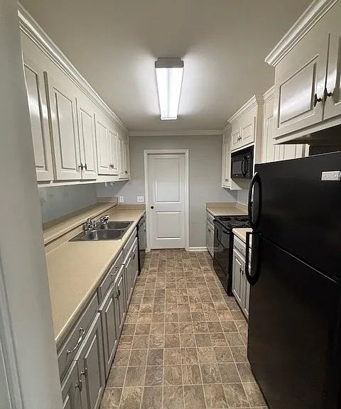 181 Mayberry Ln — Photo 3