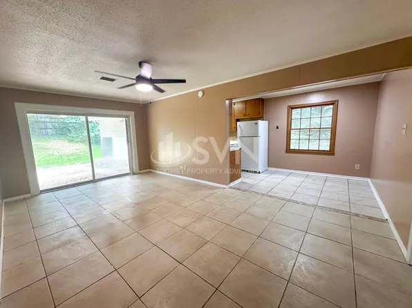 313 Vanderbilt Dr, Mobile, AL 36608