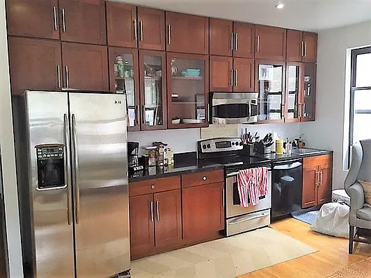 Rented by Dynamik Realty | media 10
