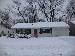 6 Wach Dr, Bloomington, IL