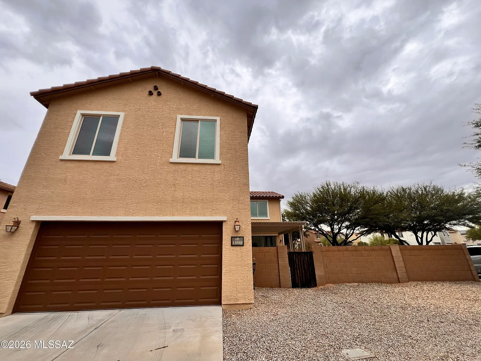 4 bed, 2.5 bath, 2447 sqft, $2,350 — Photo 2