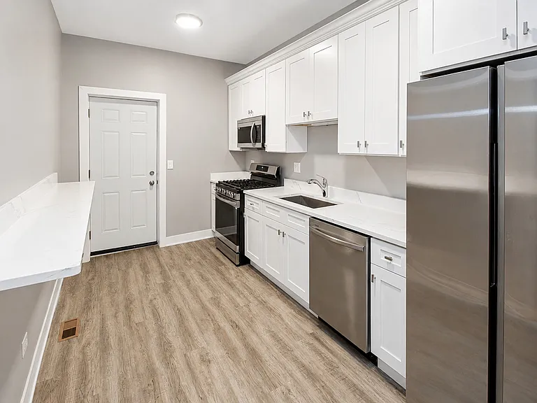 5310 S Harper Ave #2S — Photo 4