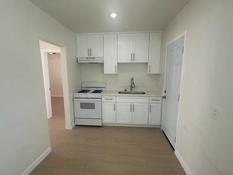 720 Salem St #7 — Photo 4