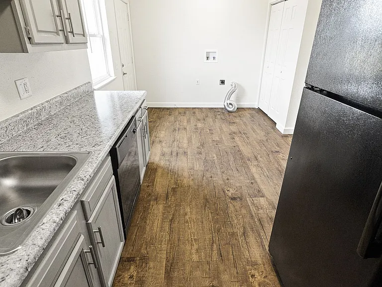 Metro Apartments At Bethalto — Photo 62
