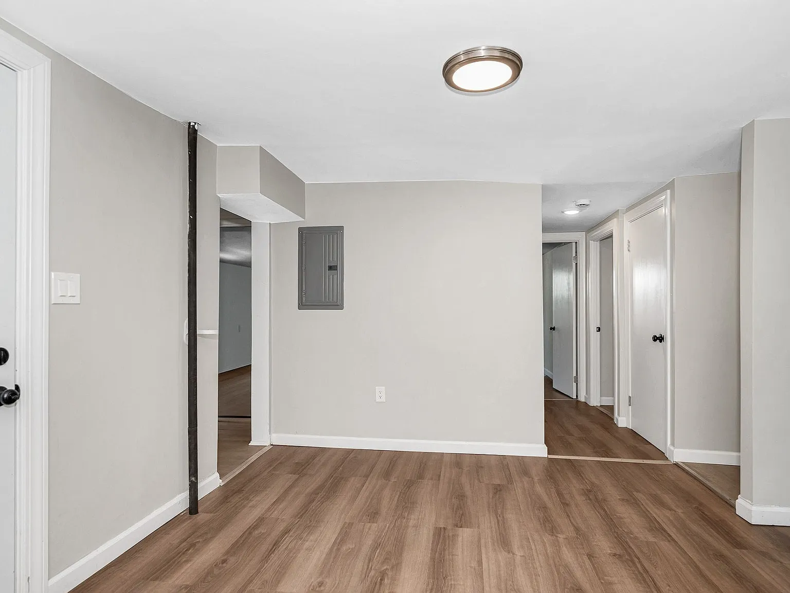 2 bed, 1100 sqft, $2,700 — Photo 3