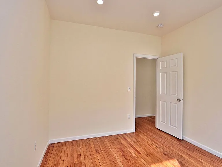 181 Bergen Tpke #2 — Photo 9