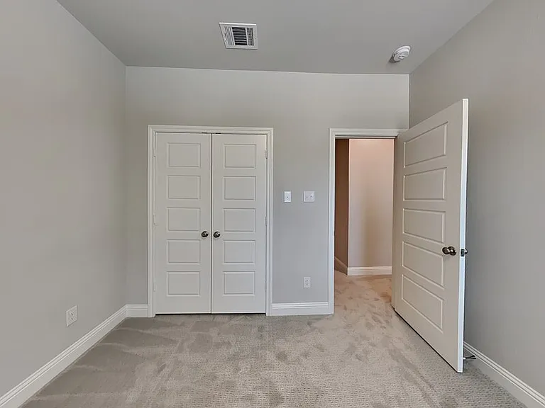 315 Athenia Dr — Photo 11