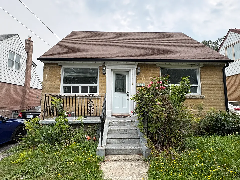 679 Pharmacy Ave #1