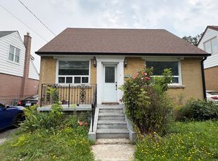 679 Pharmacy Ave #1, Toronto, ON M1L3H9
