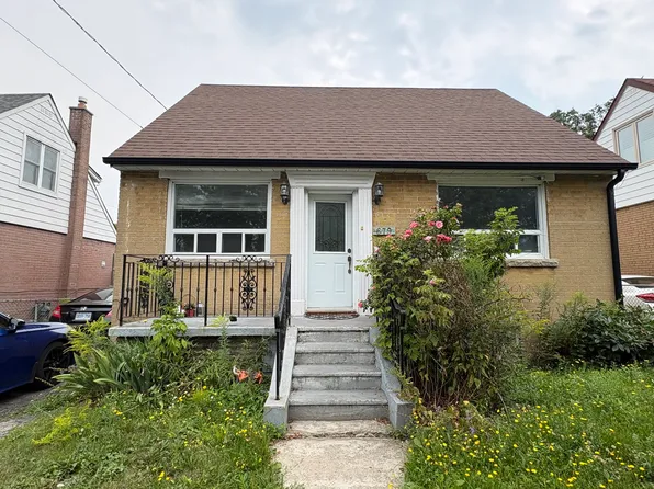 679 Pharmacy Ave #1, Toronto, ON M1L 3H9