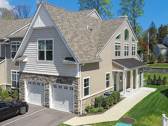 2nd image of 10 Silver Spruce Way