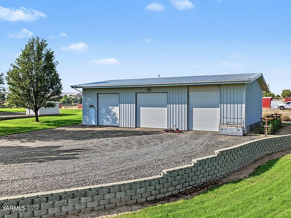 3rd image of 301 Peterson Ln