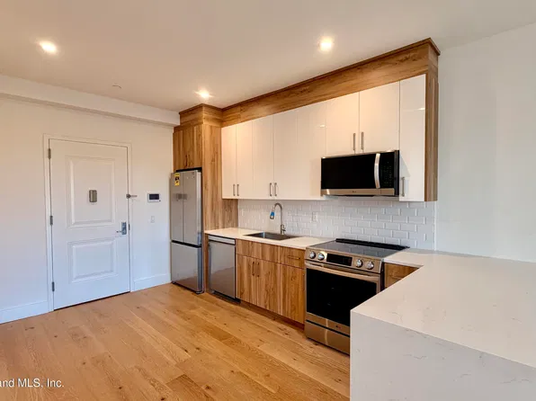 3865 Amboy Rd #2B, Staten Island, NY 10308
