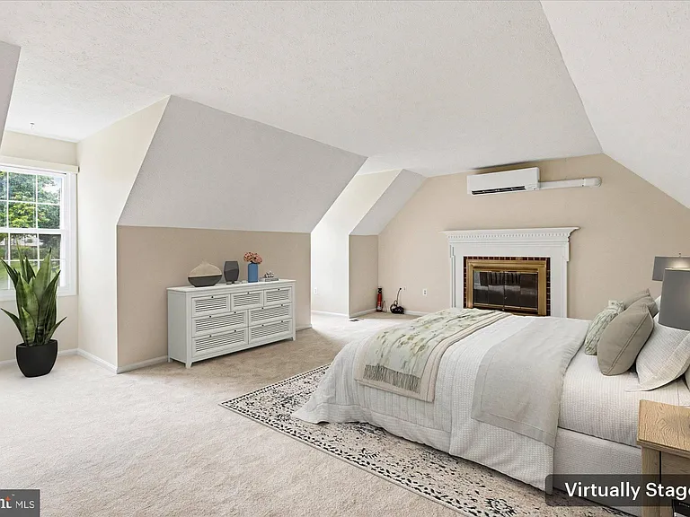 9708 Locust Hill Dr — Photo 27