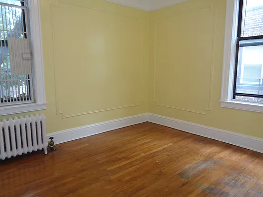 Rented by Zikos Realty Services | media 1