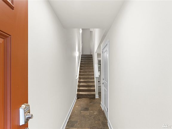 5th image of 11705 Greenwood Ave N APT C