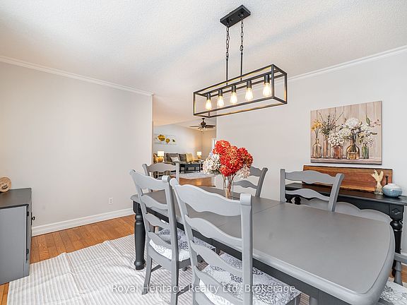 5th image of 37 Forest Hill Dr