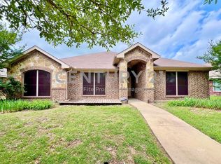 109 Buckingham Dr, Waxahachie, TX 75165
