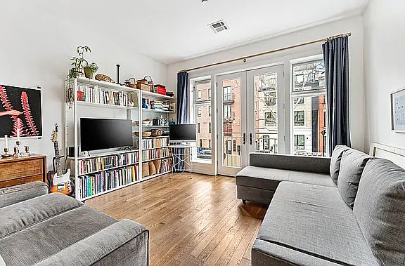 2nd image of 142 Clifton Pl APT 2A