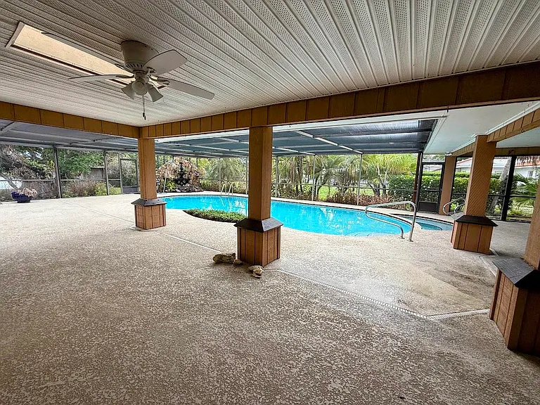 465 SE Naranja Ave — Photo 74