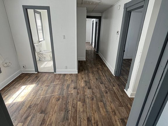 5th image of 65 Waldorf Pl Floor 2