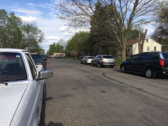 5th image of 51 Hawthorne Ave W