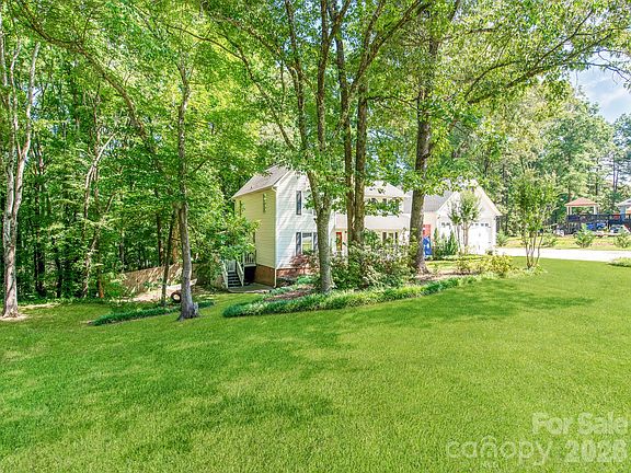 4th image of 1530 Woodcroft Dr