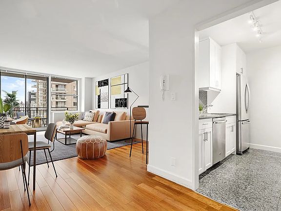 3rd image of 300 E 75th St APT 4D