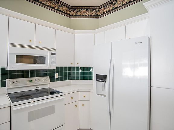 3rd image of 5318 Clay Dr