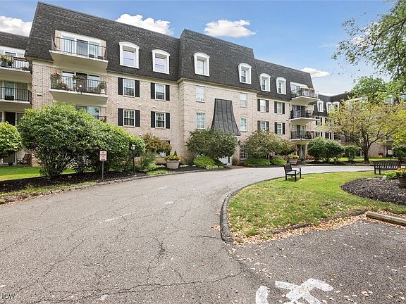 5th image of 1931 King James Pkwy APT 422