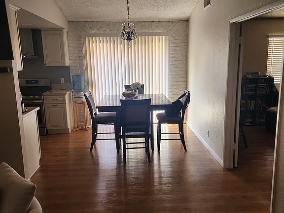 5th image of 37543 Lilacview Ave