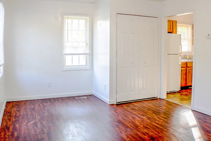 1 bed, 1010 sqft, $1,199 — Photo 3