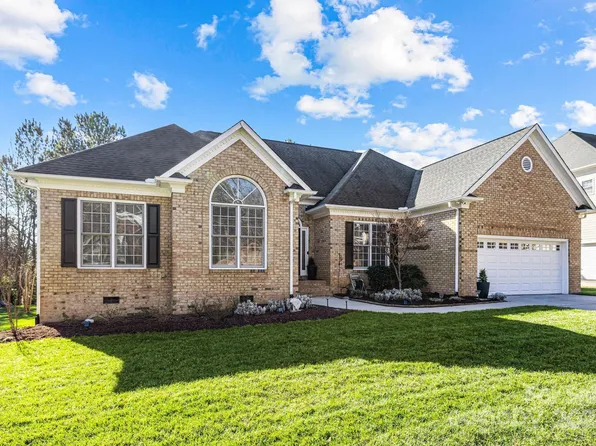 3065 River Bend Dr, Tega Cay, SC 29708