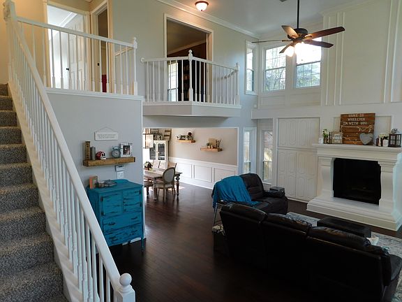 3rd image of 800 Saint Emelion Ct