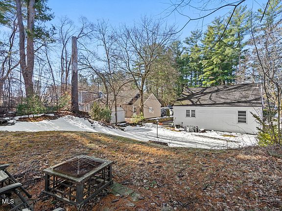 5th image of 27 Dresden Court