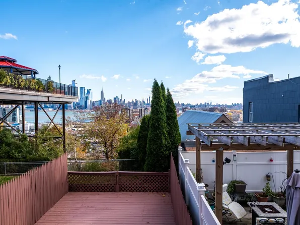 818 Palisade Avenue image 16 of 18