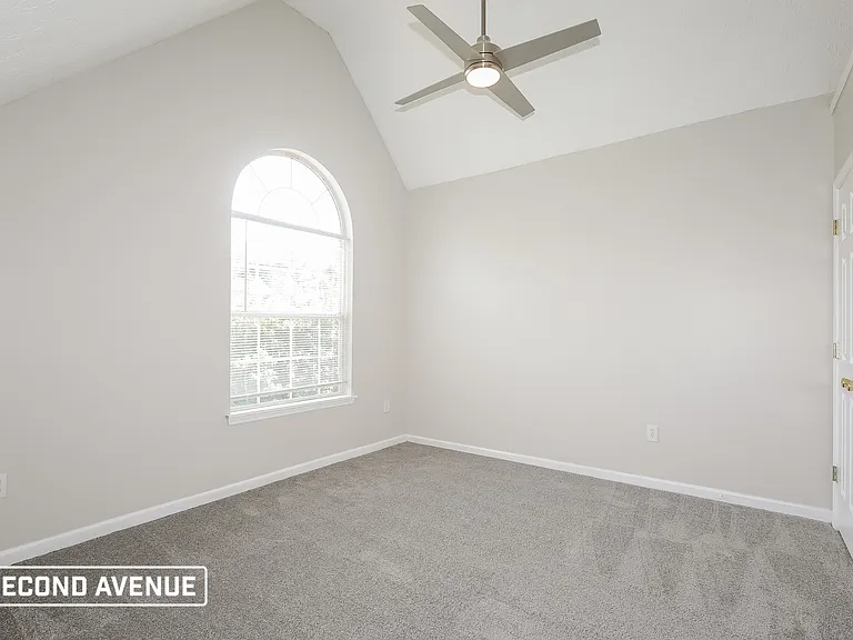 1387 Cater Ln — Photo 11