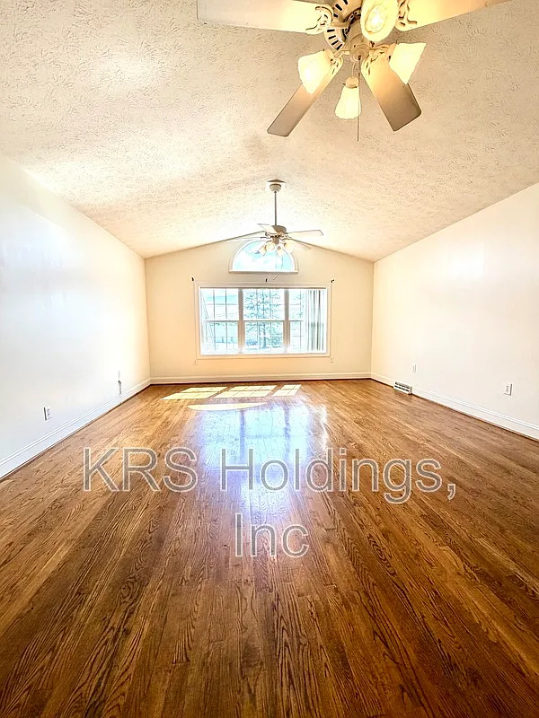 2 bed, 1.0 bath, 1200 sqft, $1,099 — Photo 4