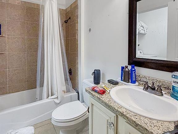 5th image of 820 12th Ave E Unit 206