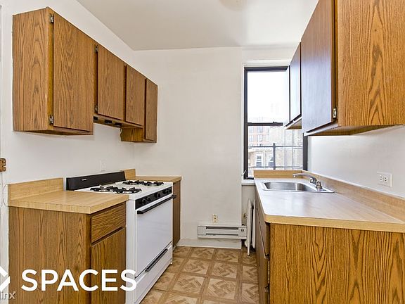 2nd image of 428 W Belden Ave #14A