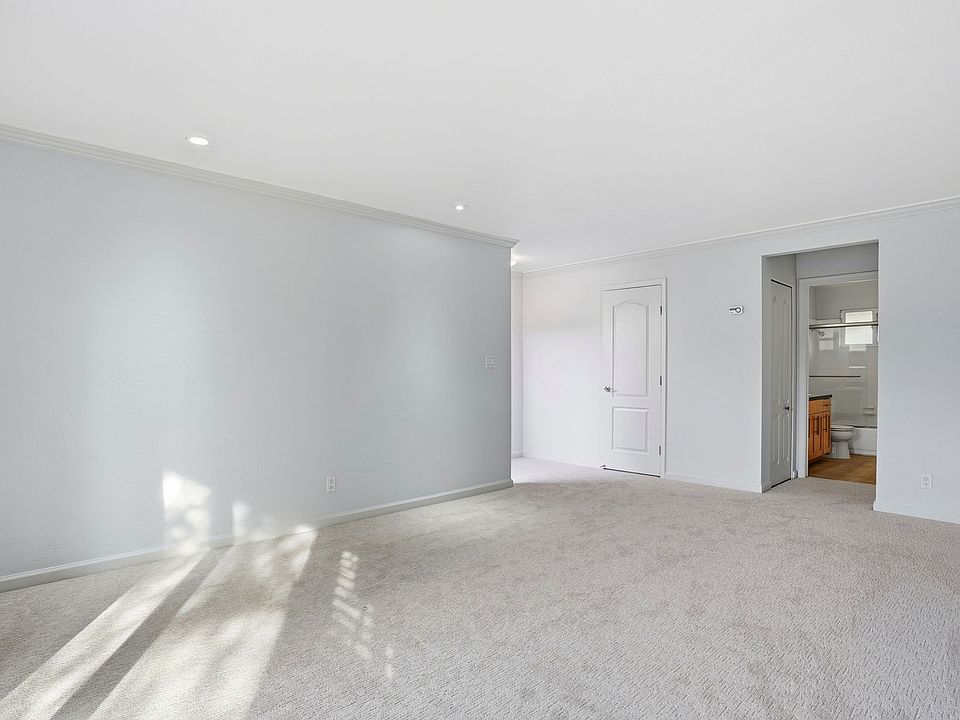 1st image of 233 Masters Ct APT 3