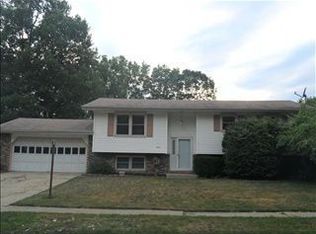 2846 Vivian St, Portage, IN 46368