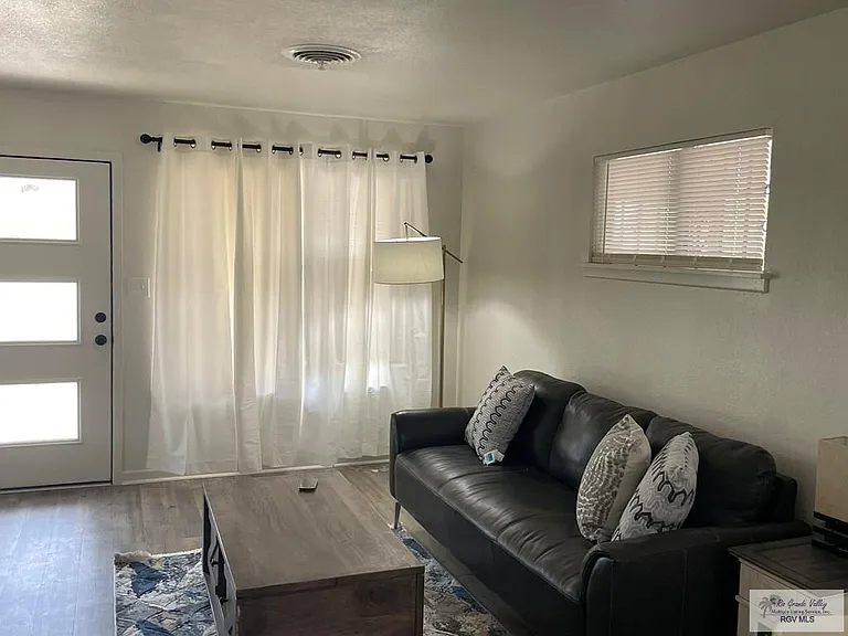 1617 E Los Ebanos Blvd — Photo 6