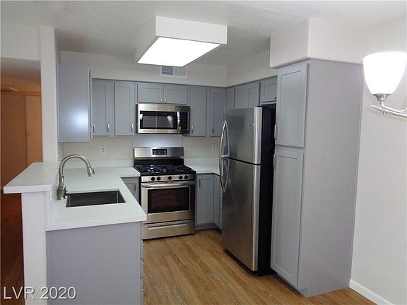 4th image of 3174 Tarpon Dr Unit 103