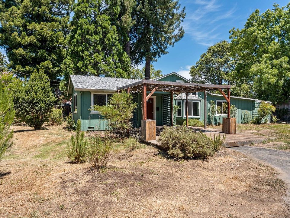 1st image of 373 S Lenore Avenue