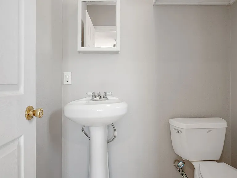 2571 W Orange Ave — Photo 42